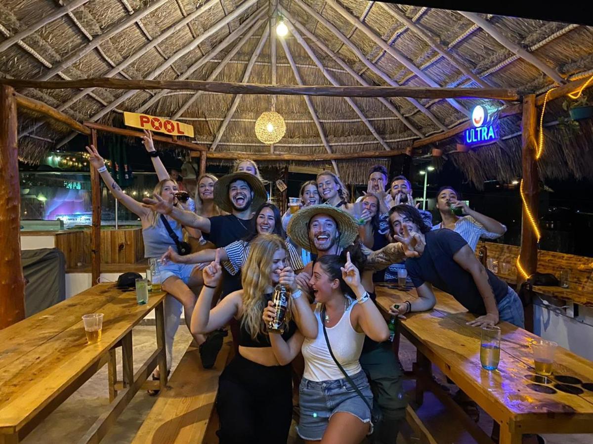 Straw Hat Hostel & Rooftop Bar Tulum Exterior photo