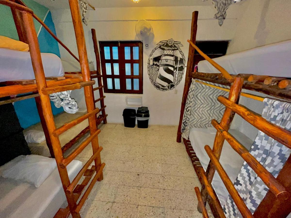 Straw Hat Hostel & Rooftop Bar Tulum Exterior photo